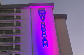 DVT Light PJ-5 RGBW Outdoor LED Wash Lights shining on Wyndham logo Wyndham I-Drive Avanti Resort & Conference Center, Orlando, Florida